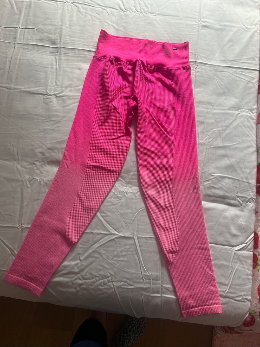 PINK Victoria's Secret Hot Pink Ribbed kids leggings